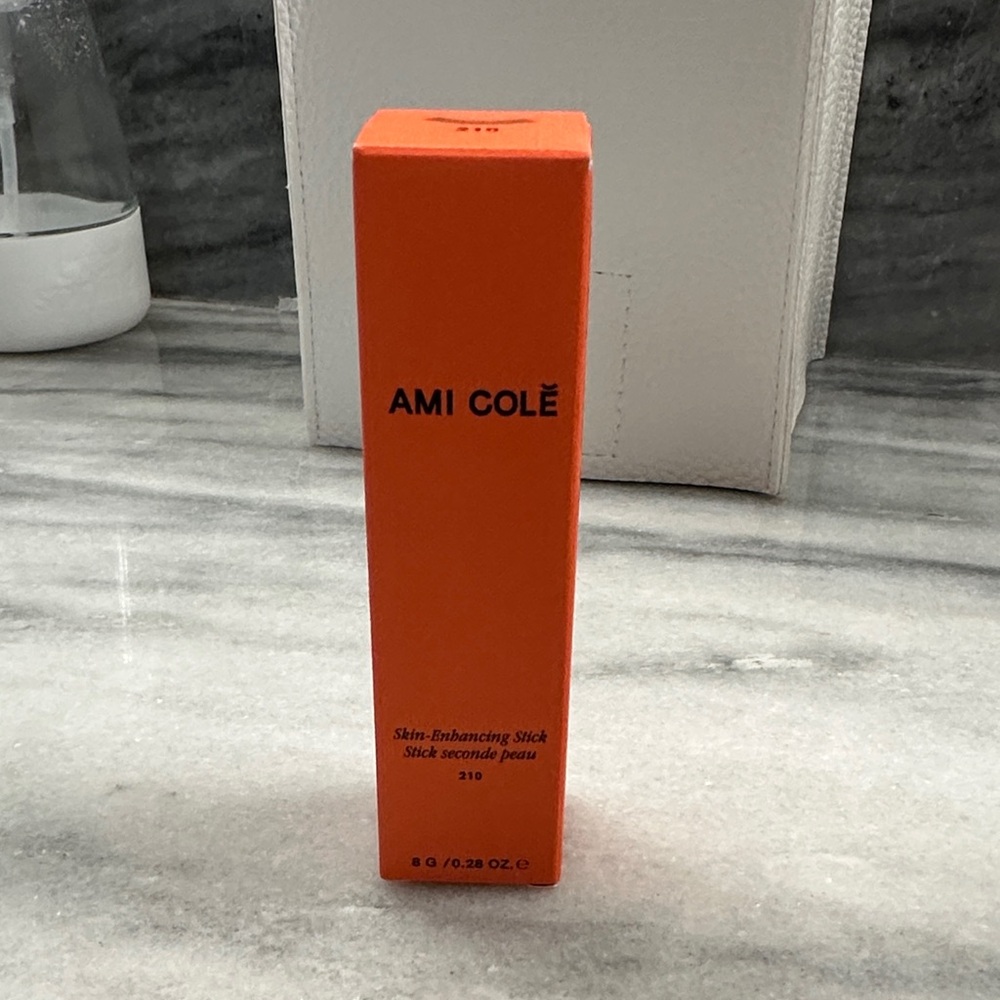 Skin-Enhancing Stick - foundation/concealer